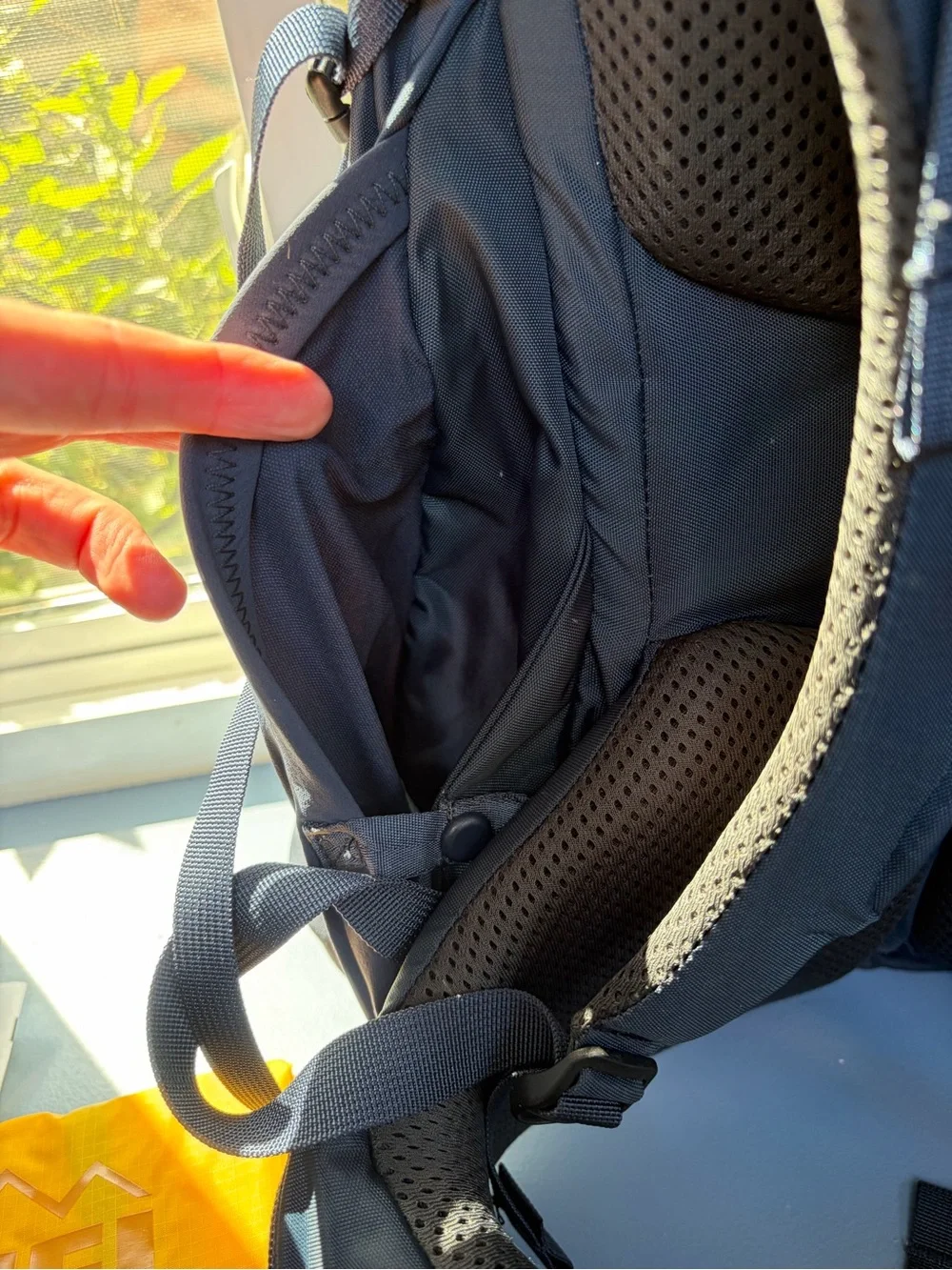 REI Womens small Traverse 32 Blue Backpack